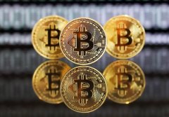 比特币期货7月份累计上涨821%